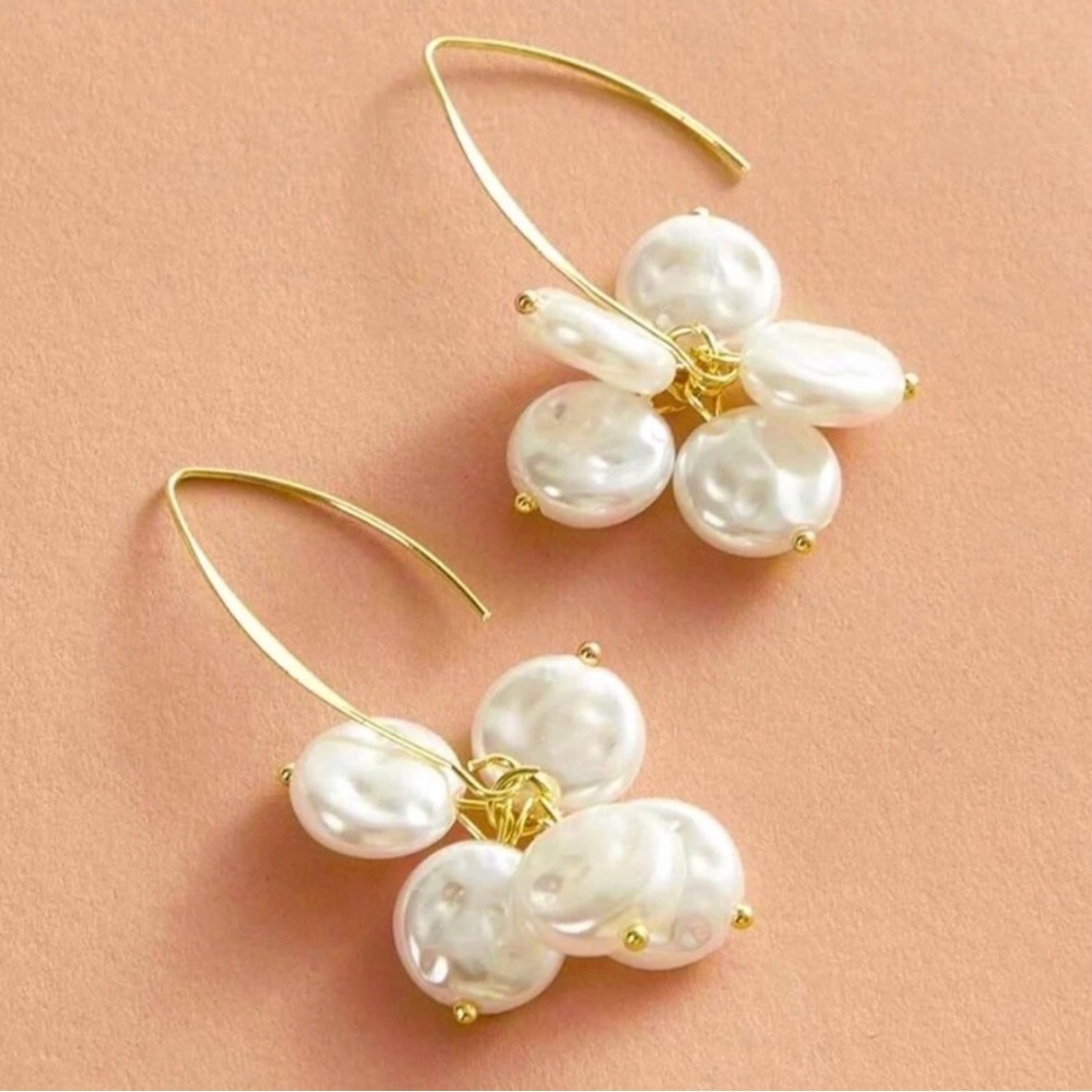 Anthropologie “Freshwater Pearl Disc Cluster” Elongated Open Loop Gold Wire Hoop - Picture 11 of 16